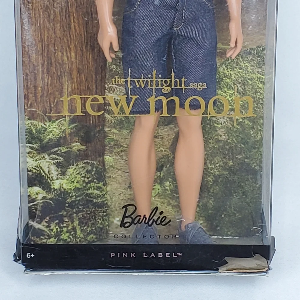 BARBIE TWILIGHT SAGA NEW MOON - JACOB BLACK Collector Doll 2009 - New in Box. - Picture 6 of 13